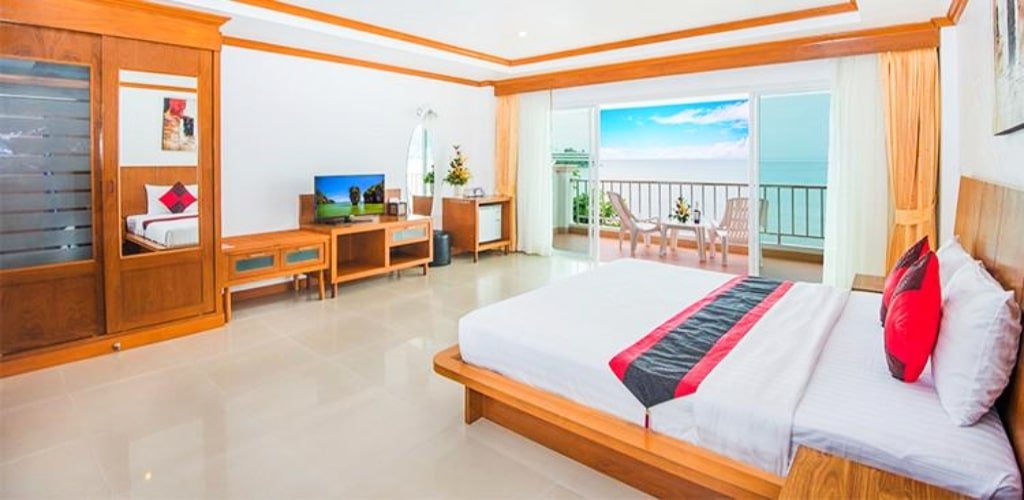 Best resort to stay in phuket island